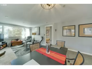 Photo #6: 20174467 Listing