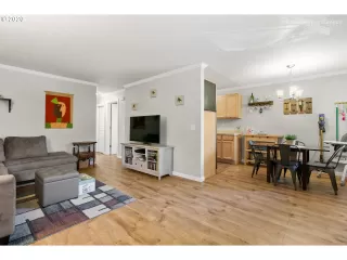 Photo #6: 20175554 Listing