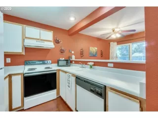 Photo #5: 20177207 Listing