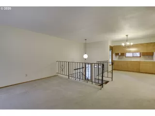Photo #1: 20177329 Listing