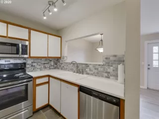 Photo #3: 20178568 Listing