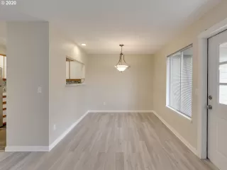 Photo #5: 20178568 Listing