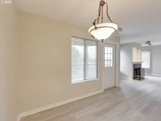 Photo #6: 20178568 Listing