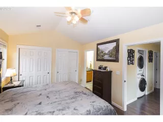 Photo #6: 20178653 Listing