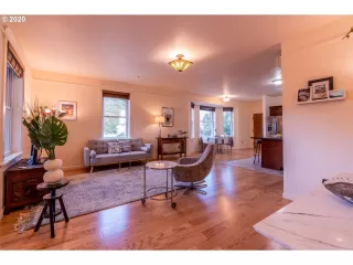 Photo #5: 20178771 Listing