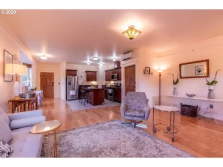 Photo #6: 20178771 Listing