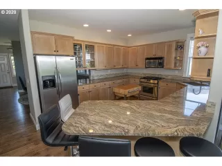 Photo #1: 20179532 Listing 