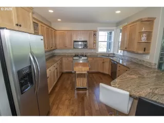 Photo #2: 20179532 Listing 