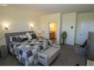 Photo #5: 20179532 Listing 