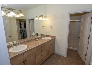 Photo #6: 20179532 Listing 