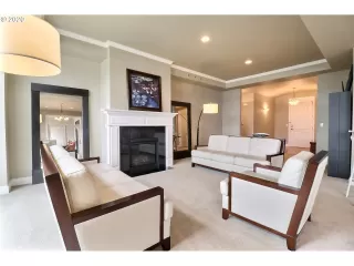 Photo #4: 20179922 Listing