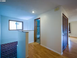 Photo #2: 20179947 Listing