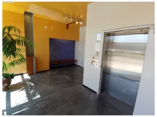 Photo #5: 20180329 Listing