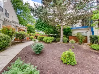 Photo #3: 20182263 Listing