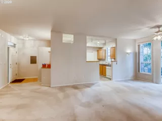 Photo #5: 20182263 Listing