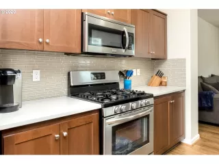 Photo #3: 20182451 Listing 