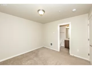 Photo #6: 20182451 Listing 