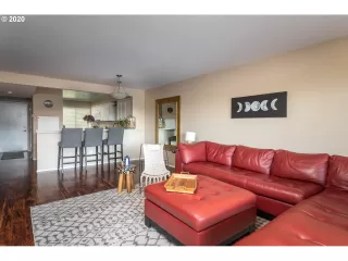 Photo #3: 20182875 Listing