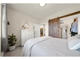 Photo #2: 20183409 Listing