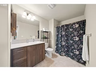 Photo #5: 20183409 Listing