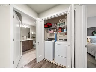 Photo #6: 20183409 Listing