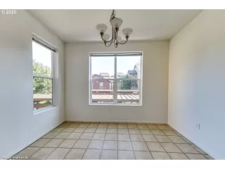 Photo #5: 20183957 Listing
