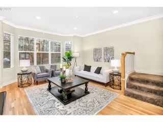 Photo #5: 20184230 Listing