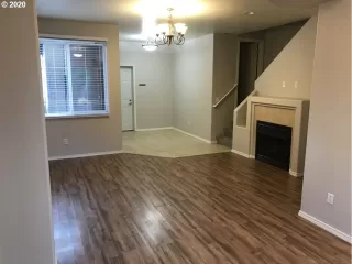 Photo #3: 20184235 Listing