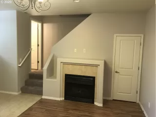 Photo #5: 20184235 Listing