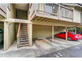 Photo #2: 20184305 Listing