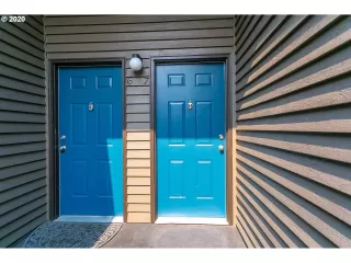 Photo #5: 20184777 Listing