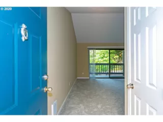 Photo #6: 20184777 Listing