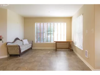 Photo #4: 20184812 Listing 