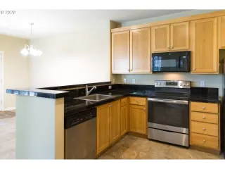 Photo #6: 20184812 Listing 
