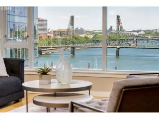 Photo #2: 20185576 Listing 