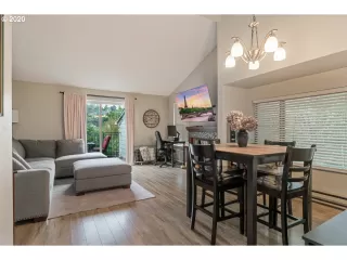 Photo #2: 20186076 Listing