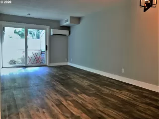 Photo #2: 20186090 Listing 