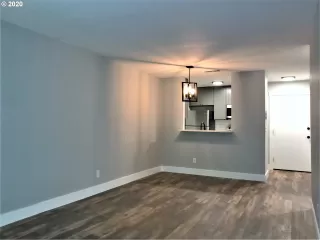 Photo #4: 20186090 Listing 