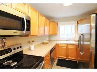 Photo #2: 20186483 Listing