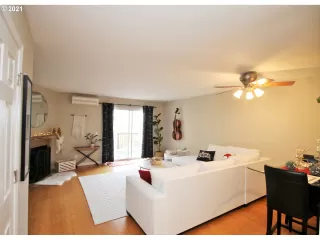 Photo #3: 20186483 Listing