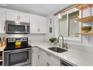 Photo #2: 20186655 Listing