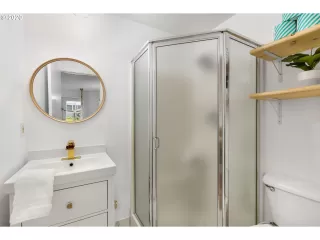 Photo #6: 20186655 Listing