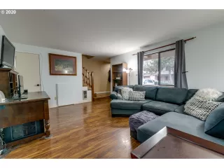 Photo #3: 20187503 Listing