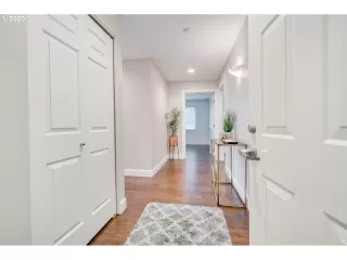 Photo #3: 20187527 Listing 