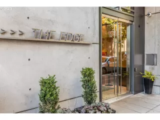 Photo #2: 20187971 Listing 