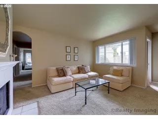 Photo #5: 20188227 Listing