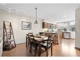 Photo #4: 20189469 Listing 