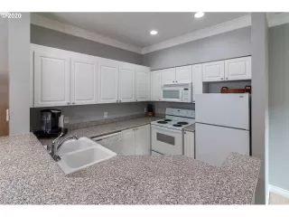 Photo #4: 20190612 Listing