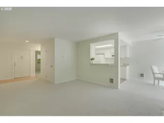 Photo #4: 20190630 Listing