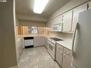 Photo #4: 20190707 Listing